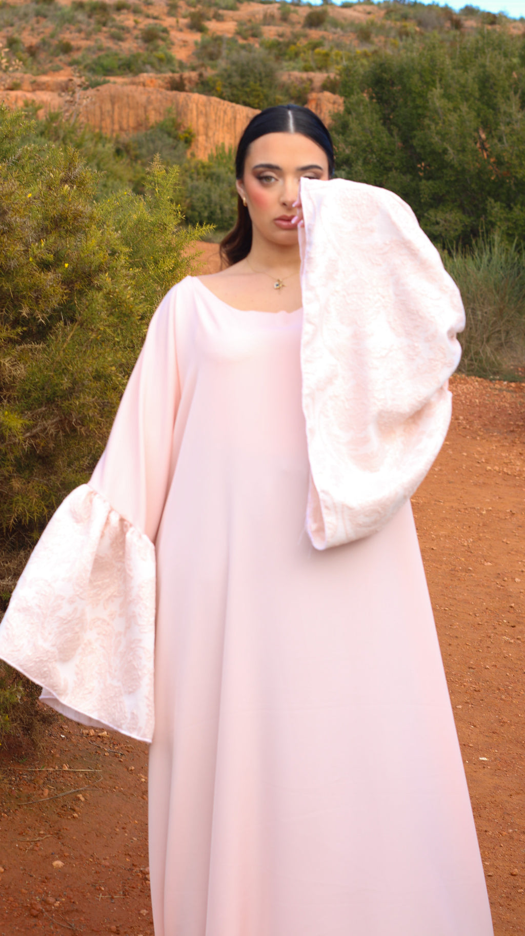 Abaya Eden rose